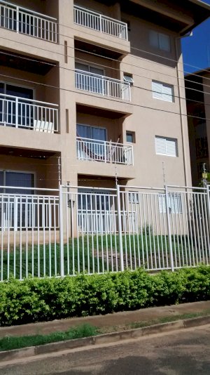 Apartamento Condomínio, Residencial, 1 vaga(s) de garagem