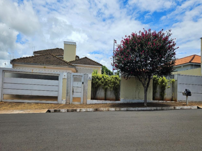 Casa, Residencial, Centro, 3 dormitório(s)