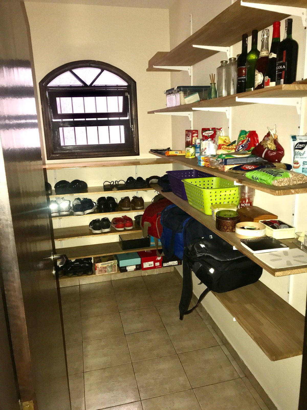 Casa, Residencial, 3 dormitório(s), 2 vaga(s) de garagem