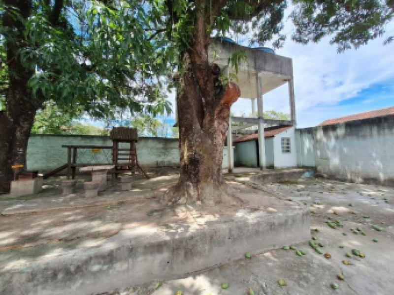 Casa com 4 quartos em Areal (foto 3 de 21)
