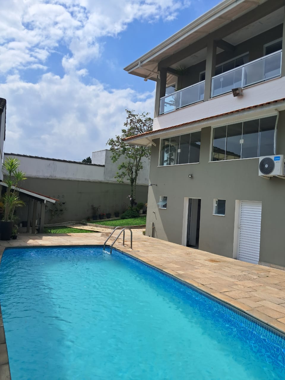 Casa Condomínio, Residencial, 5 dormitório(s), 2 vaga(s) de garagem