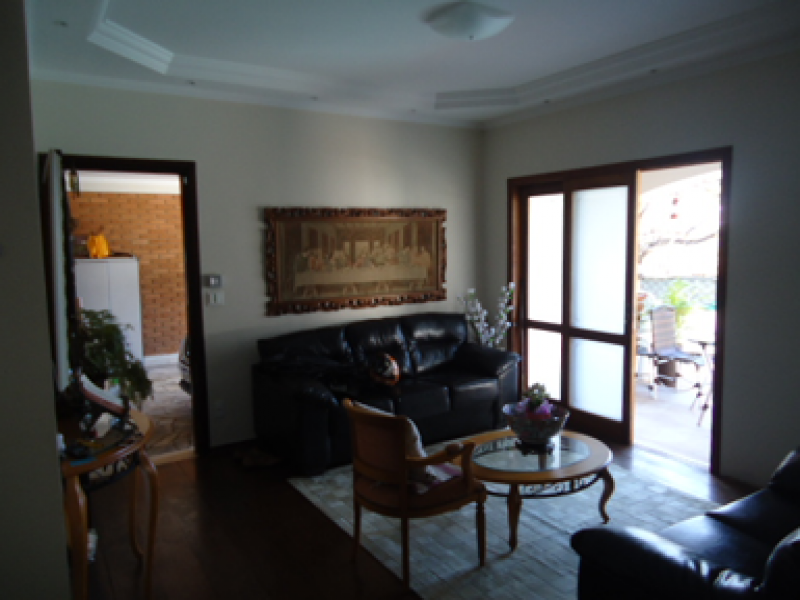 Casa com 3 quartos no Parque São Quirino (foto 4 de 10)