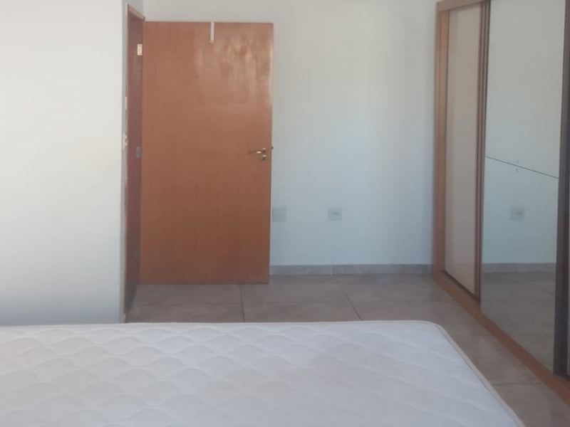 Casa no Uvaranas (foto 23 de 28)