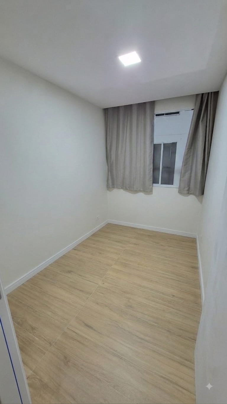 Apartamento Condomínio, Residencial, 2 dormitório(s), 1 vaga(s) de garagem