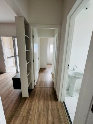 Apartamento Condomínio, Residencial, 2 dormitório(s), 1 vaga(s) de garagem