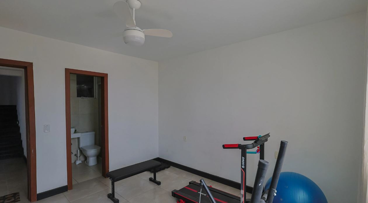 Casa, Residencial, 2 vaga(s) de garagem