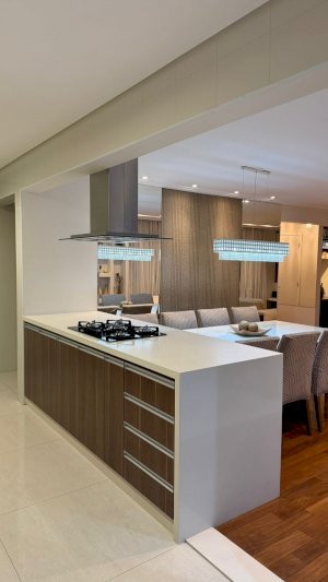 Apartamento Condomínio, Residencial, 2 vaga(s) de garagem