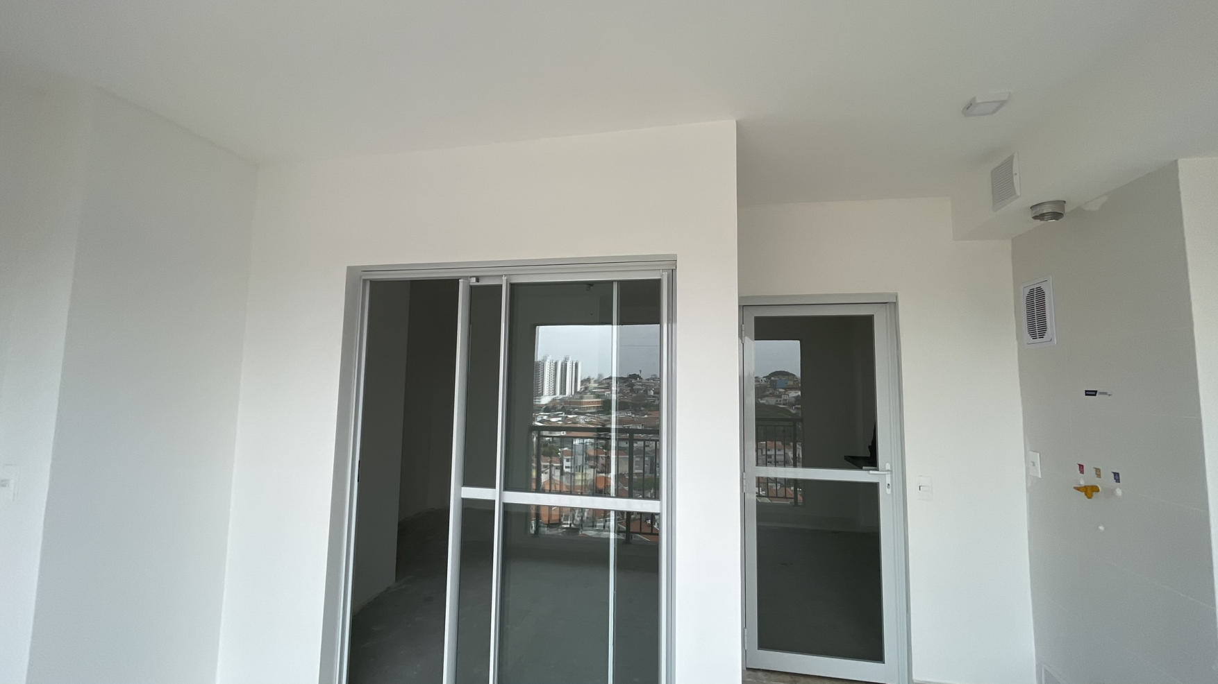 Apartamento Condomínio, Residencial, 2 dormitório(s), 1 vaga(s) de garagem