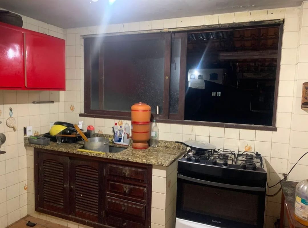 Casa, Residencial, 4 dormitório(s), 2 vaga(s) de garagem