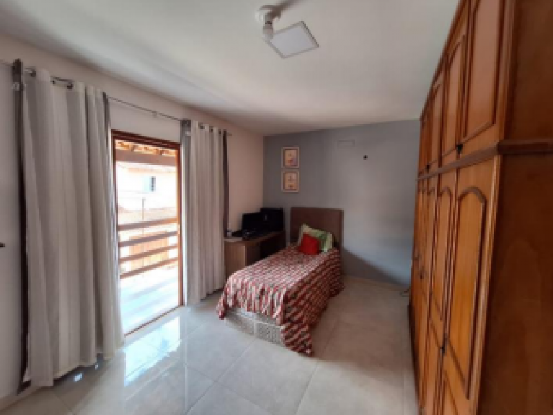 Casa com 4 quartos em Areal (foto 13 de 21)
