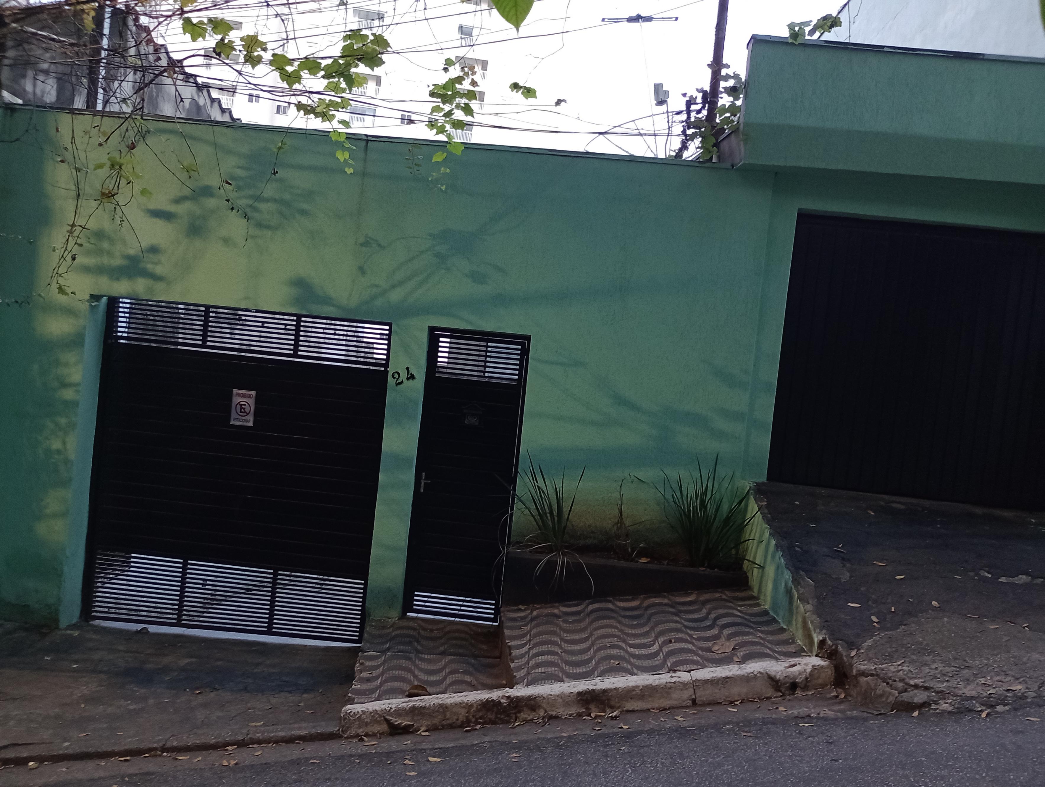 Casa, Residencial, 4 dormitório(s), 8 vaga(s) de garagem
