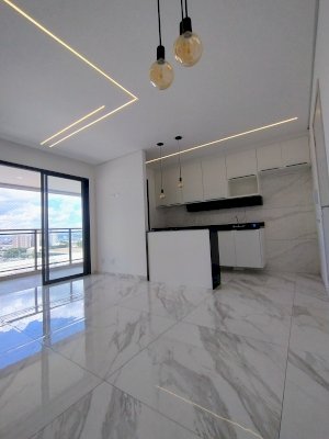 Apartamento Condomínio, Residencial, 2 vaga(s) de garagem