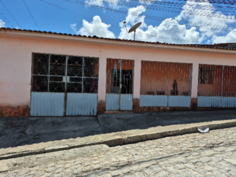 Casa, Residencial, Centro, 3 dormitório(s), 1 vaga(s) de garagem