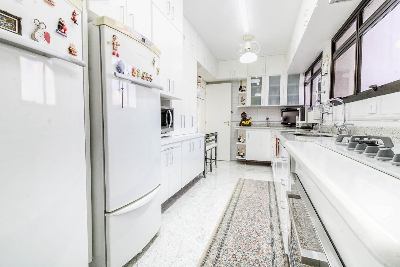 Apartamento Condomínio, Residencial, 3 dormitório(s), 3 vaga(s) de garagem